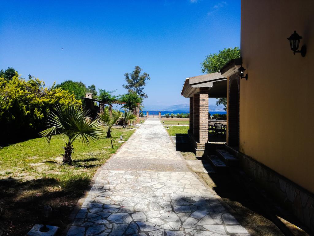Antonia Beachfront Villa Lefkimmi  Exterior foto