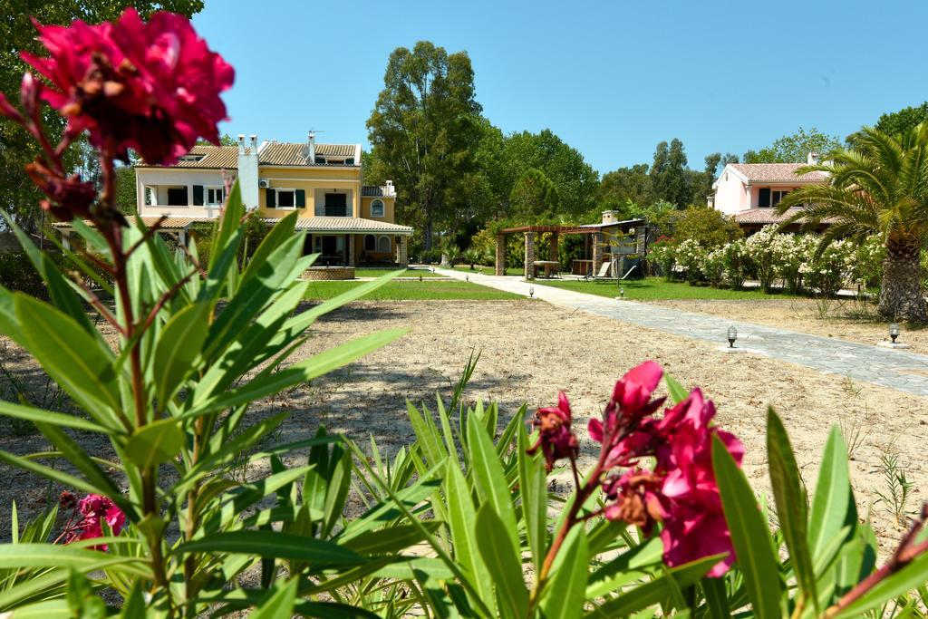 Antonia Beachfront Villa Lefkimmi  Exterior foto